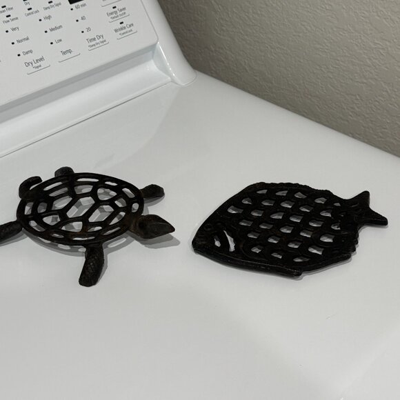 Vintage Cast Iron Fish Trivet and Turtle Trivet - Picture 5 of 13